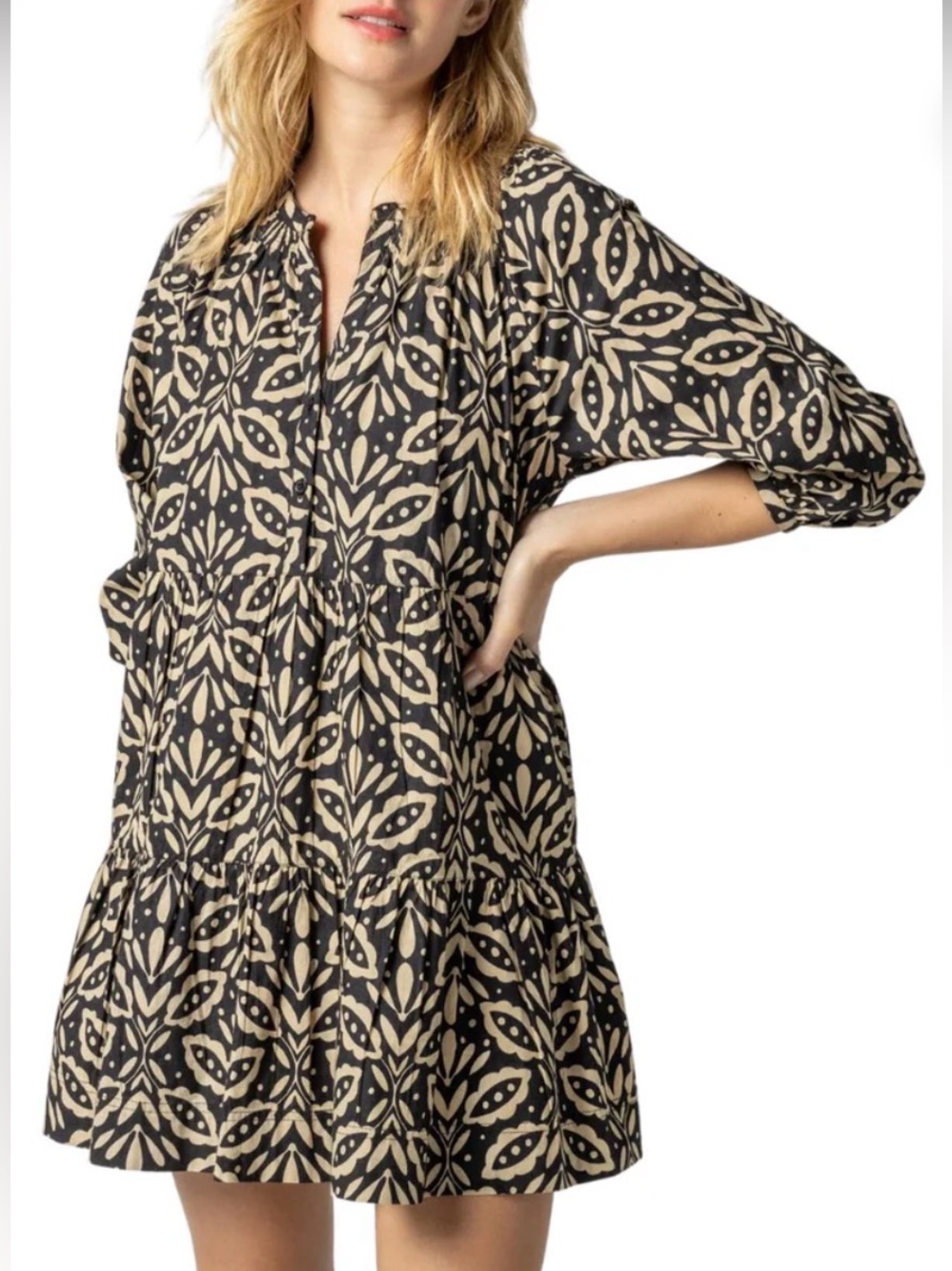 Lilla P TIERED SPLIT NECK DRESS IN KHAKI MOTIF Sz Medium